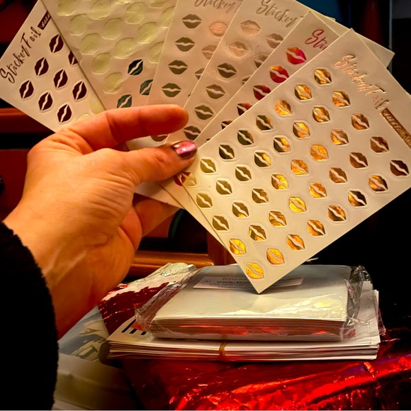 Lipsense Tips & Tricks Starter Kit - Picture 4 of 6